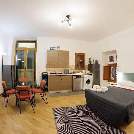 Dante Super Next Metro By Houseinnaples Апартаменты
