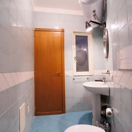 Dante Super Next Metro By Houseinnaples Appartamento